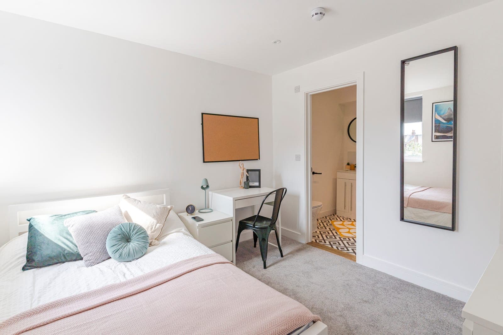 No Deposit? No Problem — Structuring a 6-Bed HMO Purchase with Zero Liquid Funds